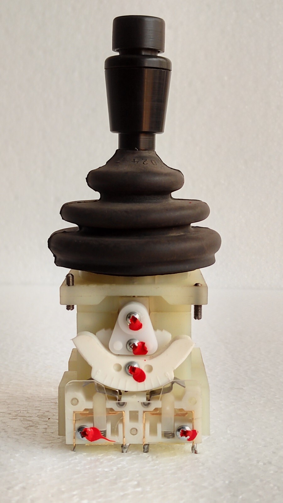 admin/uploads/uploads/Spohn + Burkardt 2046412.2.3 Winch Joystick_4.webp